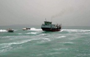 الحرس الثوري يضبط سفينة تحمل وقودا مهربا في الخليج الفارسي