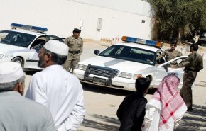 سلطات آل سعود تواصل اعتقال المنتقدين حتى بسبب إعادة تغريدة في 'تويتر'
