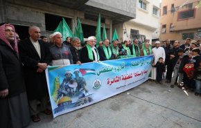 حماس تنظم وقفة بمخيم البريج دعما وإسنادا للضفة
