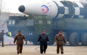زعيم كوريا الشمالية يأمر بتطوير صواريخ باليستية جديدة عابرة للقارات