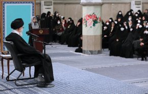 آية الله خامنئي: يجب إشراك المرأة الايرانية في صنع القرار 