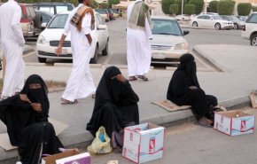 مجتهد: رژیم بن سلمان کار را به جایی رسانده که زنان درکنار خیابان به دنبال لقمه نانی هستند