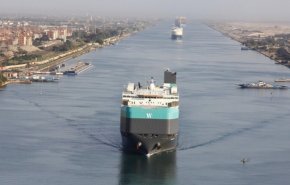 به گل نشستن کشتی حمل گاز در کانال سوئز