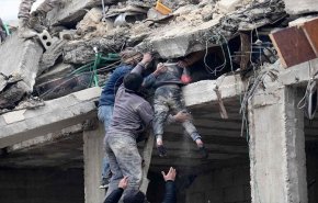 سوريا تعاني من نقص معدات لرفع أنقاض الزلزال المدمر
