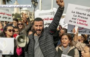 الصحفيون في تونس : 