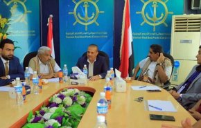 وزير النقل اليمني يؤكد جهوزية ميناء الحديدة لاستقبال كل أنواع السفن