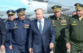 بوتين يستخدم استراتيجية أفعی الأناكوندا في اوكرانيا