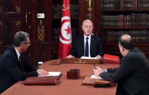 تونس: السلع موجودة في المخازن بآلاف الأطنان وتستوردها الدولة بأموال باهظة