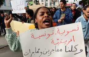شاهد.. أزمة في تونس بخصوص المهاجرين غيرالنظاميين 