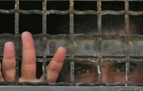 الأسرى الفلسطينيون يواصلون حالة العصيان في سجون الاحتلال