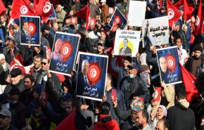 وقفات احتجاجية جديدة في تونس تندد بحملة اعتقالات