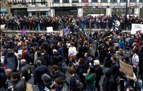 اعتراضات میلیونی در فرانسه از کنترل خارج شد
