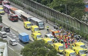 حادث مروري في هونغ كونغ يخلف عشرات الجرحى