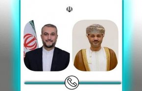 مباحثات هاتفية بين وزيري خارجية إيران وعمان