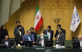 نواب إيرانيون يستنكرون افتتاح آذربيجان سفارة لها بالأراضي المحتلة