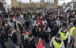 هزاران نفر در لندن علیه جنایات رژیم صهیونیستی تظاهرات کردند+فیلم