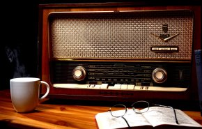 الإذاعة في ايران تدخل عامها الـ 84 وهي تمر بالعديد من التطورات
