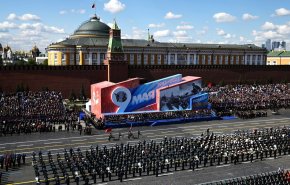 رژه نظامی در مسکو همزمان با سالگرد پیروزی بر آلمان نازی با حضور پوتین + فیلم و عکس
