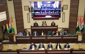شاهد/عراك بالأيدي بين نواب في برلمان كردستان العراق