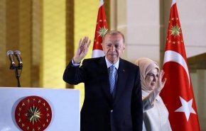 أردوغان يؤدي اليمين الدستورية أمام البرلمان