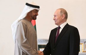 رئيس دولة الإمارات يهنئ بوتين بيوم روسيا
