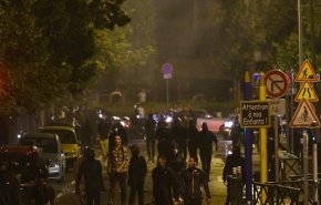فرنسا... توقيف 150 شخصا إثر الأحتجاجات وماكرون يدعو الحكومة لاجتماع عاجل