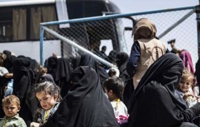 فرنسا تعيد دفعة جديدة من عائلات الارهابيين من مخيمات في سوريا