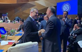 محادثات بين وزيري الخارجية الايراني والتركي في باكو