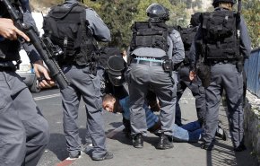بالفيديو.. اندلاع مواجهات عنيفة بين شبان فلسطينيين وقوات الاحتلال في سلوان 