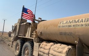 القوات الأمريكية تسرق كمية جديدة من النفط السوري تقدر بمئات الأطنان

