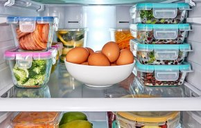 خطورة ترك الأطعمة خارج الثلاجة في الطقس الحار 