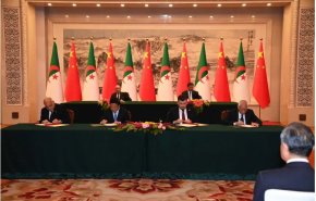 الجزائر والصين توقعان 19 اتفاقية ومذكرة تفاهم 