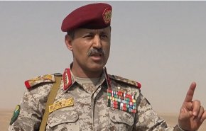 وزير الدفاع اليمني يحذر الاحتلال من التواجد في المياه الإقليمية اليمنية