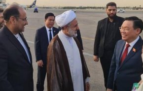 ورود رئیس مجلس ویتنام به تهران
