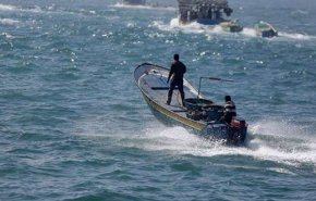 بحرية الاحتلال تعتدي على الصيادين الفلسطينيين قبالة ساحل قطاع غزة