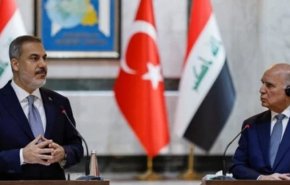 کارشناس عرب: سفر وزیر خارجه ترکیه به عراق، دستاوردی برای آنکارا نداشت
