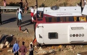 واژگونی اتوبوس زائران اربعین در ۷۰ کیلومتری مرز ایران و عراق/  ۴ کشته و ۱۶ مصدوم
