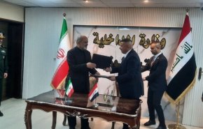 تهران و بغداد درباره تردد زائران خارجی از طریق مرز ایران تفاهم نامه امضا کردند + ویدیو