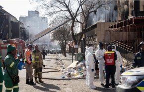 106قتلى ومصابين بحريق في مبنى بجنوب إفريقيا