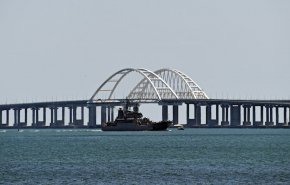 روسيا: إحباط هجوم أوكراني بزوارق مسيرة على جسر القرم