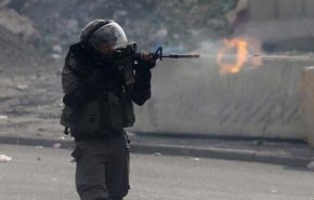 تیراندازی نظامیان رژیم صهیونیستی به سمت یک جوان فلسطینی
