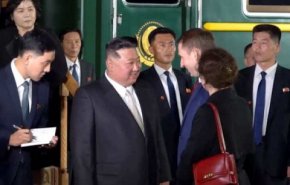 زعيم كوريا الشمالية والرئیس الروسي يلتقيان في قاعدة فوستوتشني الفضائية