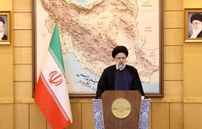رئیسی در بدو ورود به تهران: 3 هزار و 500 لوح هخامنشی به عنوان سوغات سفر تحویل موزه‌های ایران شد
