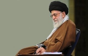 قائد الثورة الاسلامية: علينا الاستماع لرسالة الشهداء والاستفادة منها