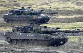 بولندا تعيد أولى دبابات 