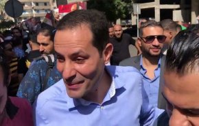 بالفيديو.. محاولة اعتداء على مرشح رئاسي خلال جولة له في مصر