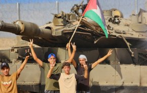 بالفيديو.. عمانيون يطالبون بفتح حدود الدول أمام المتطوعين للانضمام للمقاومة الفلسطينية 