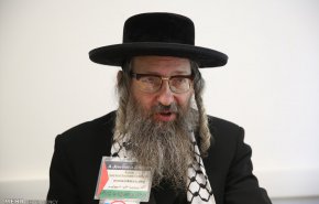 حاخام يهودي يدين الاعتداءات الصهيونية على غزة داعيا لتحرير فلسطين + فيديو