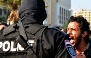 درگیری بین نیروهای امنیتی مصر و تظاهرکنندگان در میدان التحریر + فیلم 