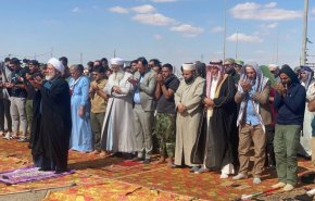 نماز وحدت مردم عراق در مرز اردن